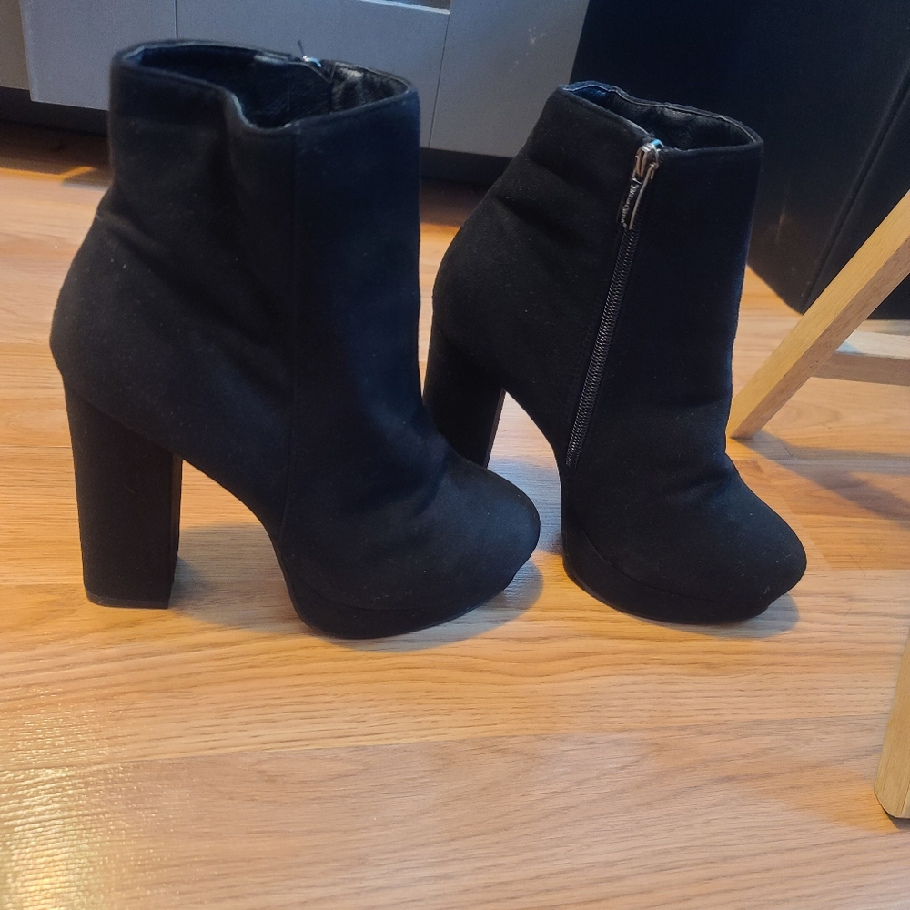 Cute 💕💕 Nature Breeze Booties Size 8 New